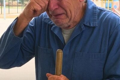 El director de la escuela despide a un viejo conserje y se arrepiente al instante después de descubrir que su reloj estaba desgastado.
