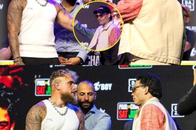 Julio Cesar Chavez Jr resurge con un brutal nocaut tras la humillación ante Canelo: ¿Podrá vencer a Jake Paul? Después de ser destruido públicamente por Canelo Alvarez, Julio Cesar Chavez Jr sorprende al mundo con un regreso explosivo en el ring. Descubre los secretos de su transformación, el impacto en su legado y por qué el próximo combate contra Jake Paul podría cambiar para siempre la historia del boxeo mexicano. ¡No te pierdas los detalles que nadie se atreve a contar!