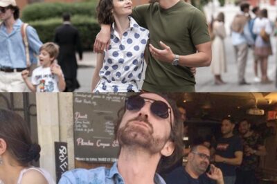 “Tragedia en el Set de Emily in Paris: ¿Qué Ocultó la Producción?” 💔🎬El glamour de Venecia se tiñó de luto tras la inesperada muerte de Diego Borella, asistente de dirección de la exitosa serie Emily in Paris. ¿Qué ocurrió realmente en el histórico Hotel Danieli? Mientras la producción intenta seguir adelante, surgen preguntas sobre las condiciones detrás de cámaras. Descubre los detalles de este impactante suceso que conmocionó al equipo y a los fans.