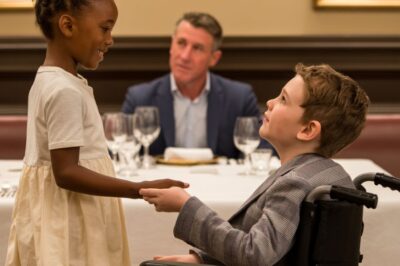 “Aliméntame y sanaré a tu hijo”, susurró la niña — El millonario rió… hasta lo imposible