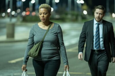 Ella simplemente pidió la comida sobrante, pero cuando su director ejecutivo la siguió en secreto hasta su casa, lo que descubrió cambió su vida para siempre…