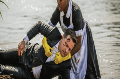 Multimillonario arrojado al río por miles de millones, pero una criada negra salvó su vida