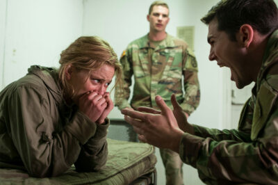 Militar llegó sin avisar y encontró a su hermana con moretones…….