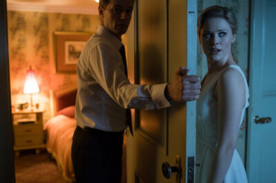 “Olvídate de tu libertad: ¡ahora vivirás según nuestras reglas!”, declaró el esposo, cerrando la puerta del dormitorio en su noche de bodas.