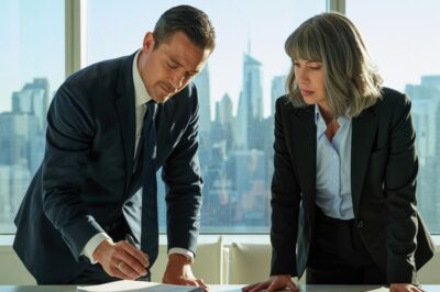 «Eres una fracasada vieja» — sonriendo torcidamente el director al anunciarme el despido. No tenía idea de que, esa misma noche, tenía una cita con el propietario de toda su compañía…