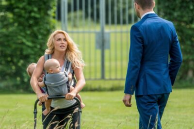 MÃE POBRE COM GÊMEAS PEDE PARA CORTAR GRAMA POR COMIDA E BILIONÁRIO MUDA SUA HISTÓRIA