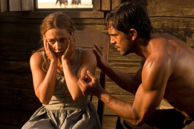 “Déjame Hacerte El Amor Ahora… Pondré Un Bebé En Tu Vientre Para Que No Te Lleven…” Dijo El Hombre