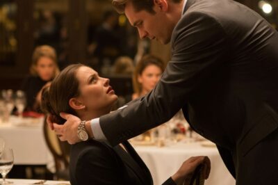 En el restaurante, mi yerno agarró a mi hija del pelo delante de todos. Su padre lo animó gritando: “¡Así se debe hacer! Tiene que saber cuál es su lugar”. Mi hija rompió a llorar. Temblando de rabia, me puse de pie e hice algo que jamás olvidarían.