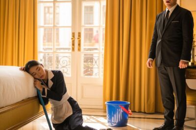 Cuando el multimillonario encontró a la criada dormida en el dormitorio principal, su reacción inesperada hizo vibrar toda la mansión, y la promesa que hizo ese día cambió su destino para siempre.