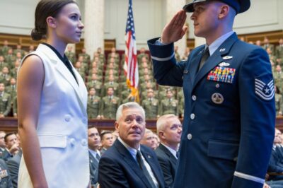 Mi familia decía que yo había abandonado la Marina, hasta que un general me reconoció en la ceremonia de los SEAL de mi hermano