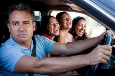 Disfrazado De Chofer, Un Millonario Oye A Su Prometida Decir La Verdad Sobre Él