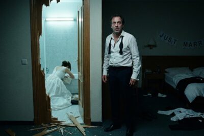 “En la noche de bodas, mi esposa estuvo bañándose durante 3 horas. Impaciente, derribé la puerta y quedé tan atónito que quise el divorcio de inmediato.”