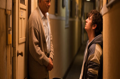 Desconecté el timbre en Nochevieja… y un vecino roto me devolvió el aire