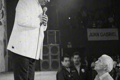 Juan Gabriel Vio a un Anciano Vendiendo Dulces en su Show—Lo que Hizo Aquella Noche Emocionó a Todos…