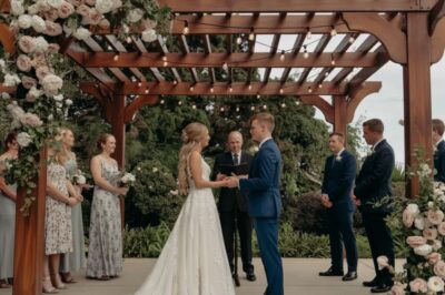 Mis padres me dijeron: “Cancela tu boda, tu hermana nos necesita”, y luego aparecieron en la mía exigiendo que les entregara la casa que nos regalaron mis suegros…