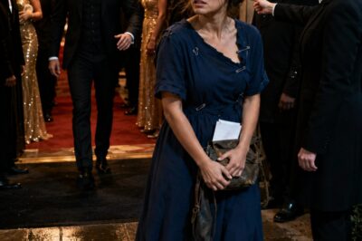 LA MUJER POBRE QUE EXPULSARON DE UNA GALA BENÉFICA — HASTA QUE EL MILLONARIO DIJO: “ELLA ENTRA CONMIGO, ES MI ESPOSA”